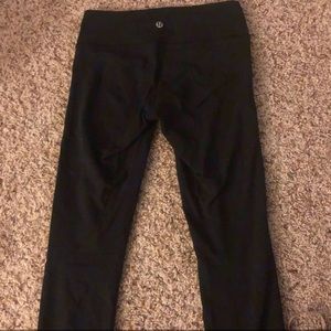 ****S O L D**** Lululemon Wunder Under Crops